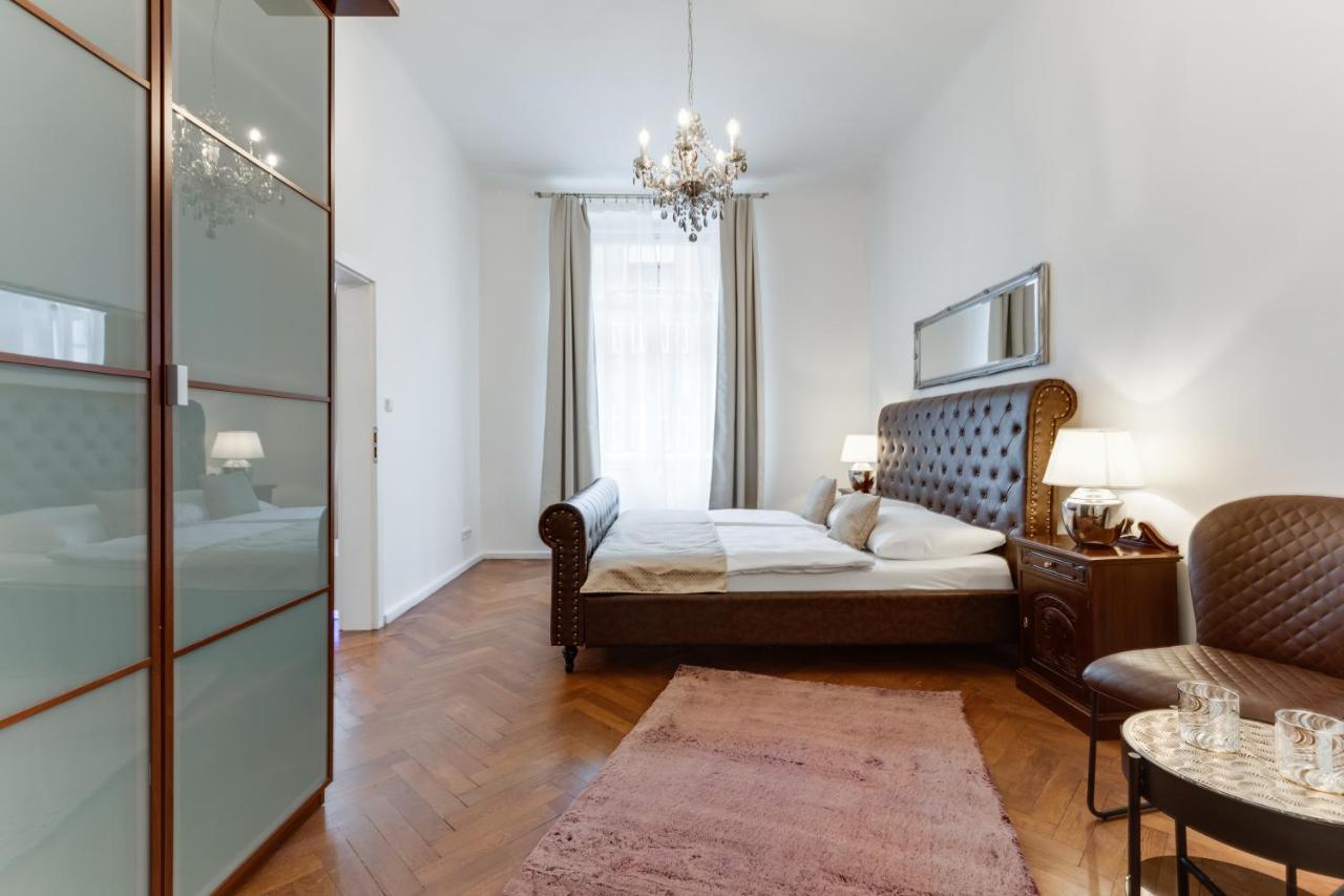 Luxury Riverside Apartments In The Center Of Πράγα Εξωτερικό φωτογραφία