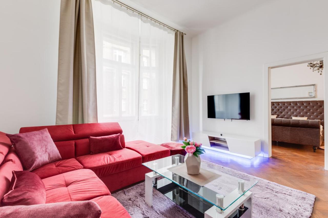 Luxury Riverside Apartments In The Center Of Πράγα Εξωτερικό φωτογραφία