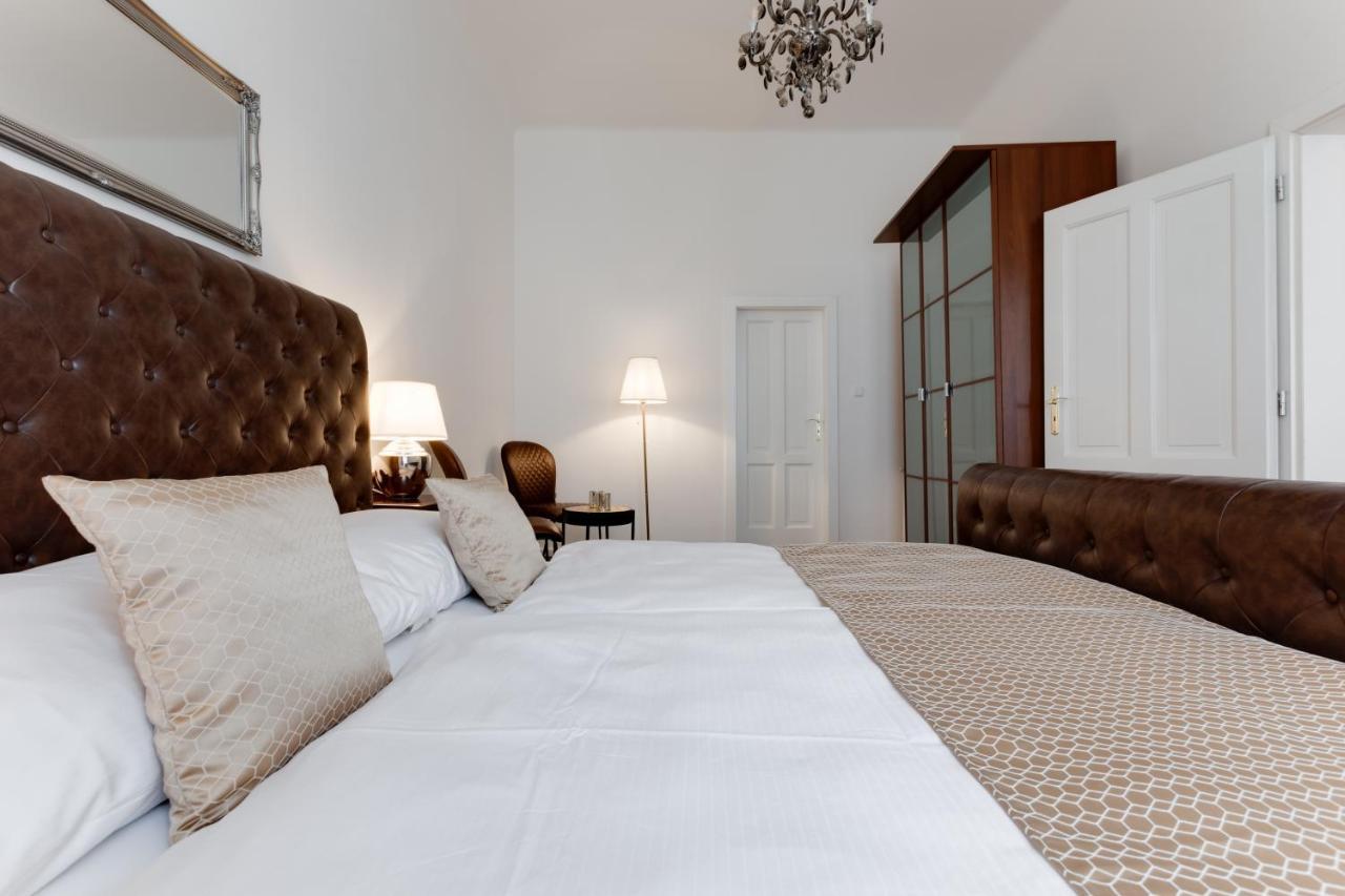 Luxury Riverside Apartments In The Center Of Πράγα Εξωτερικό φωτογραφία