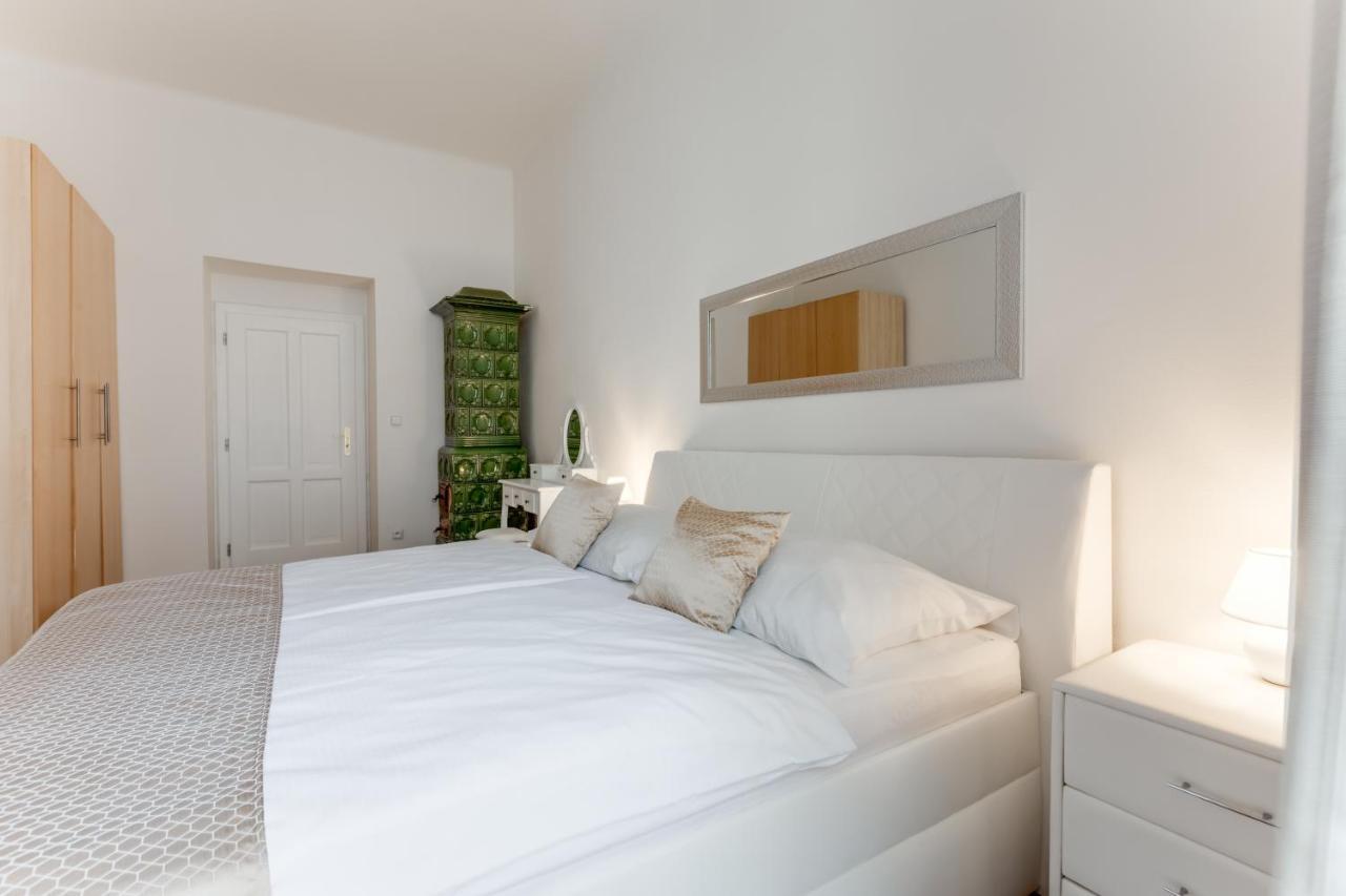 Luxury Riverside Apartments In The Center Of Πράγα Εξωτερικό φωτογραφία