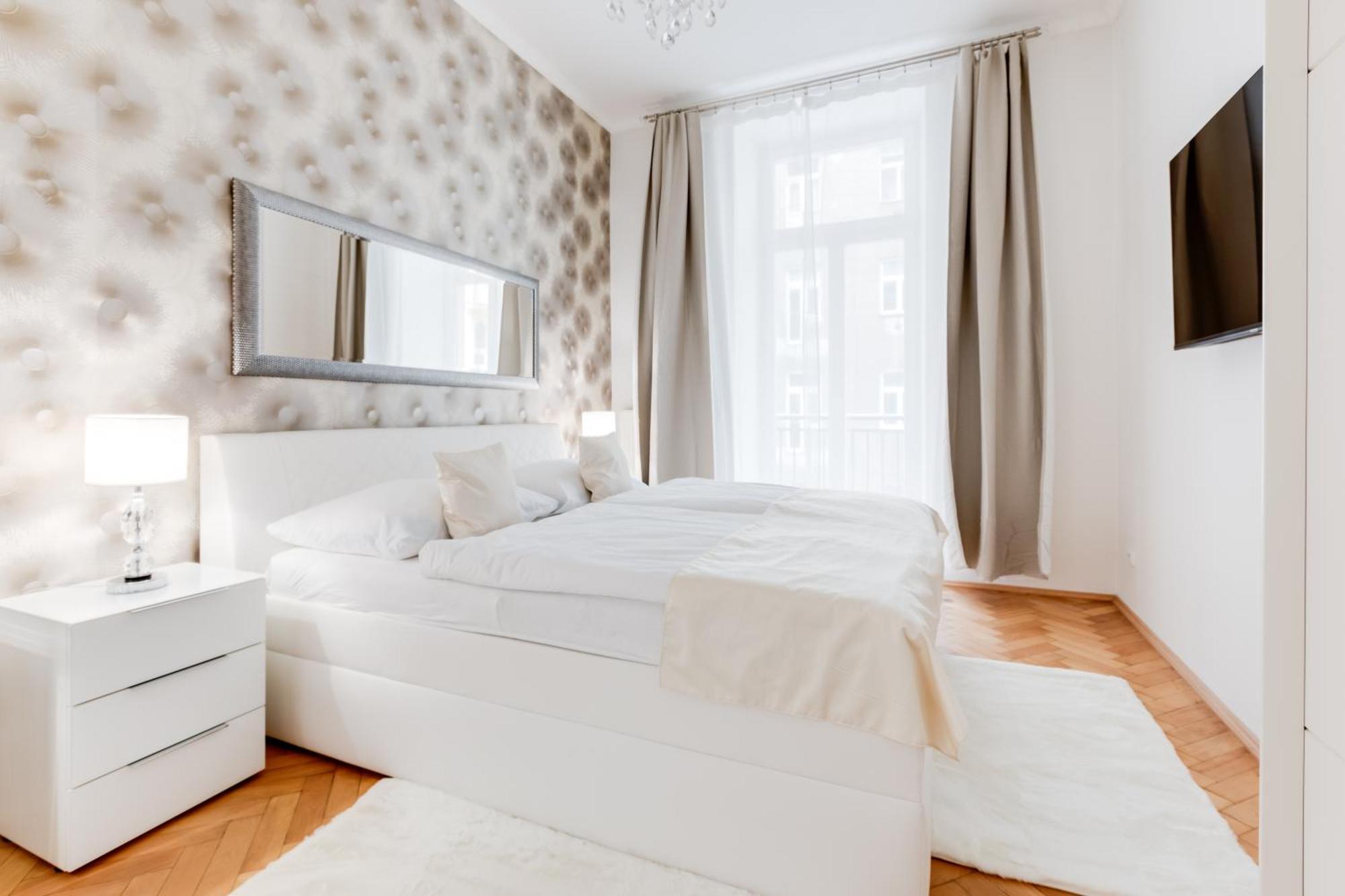 Luxury Riverside Apartments In The Center Of Πράγα Εξωτερικό φωτογραφία