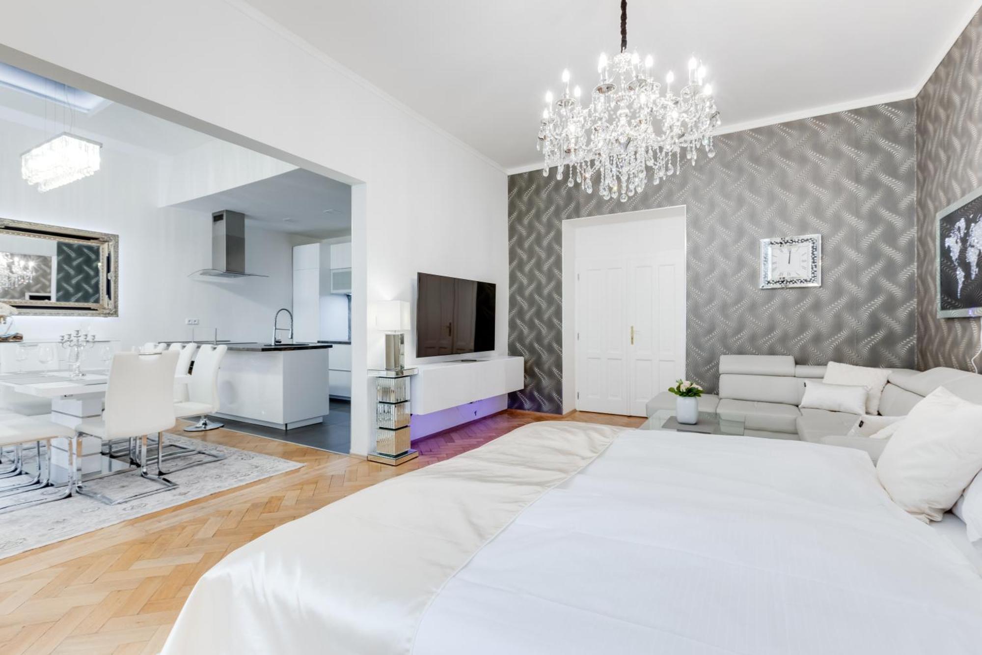 Luxury Riverside Apartments In The Center Of Πράγα Εξωτερικό φωτογραφία