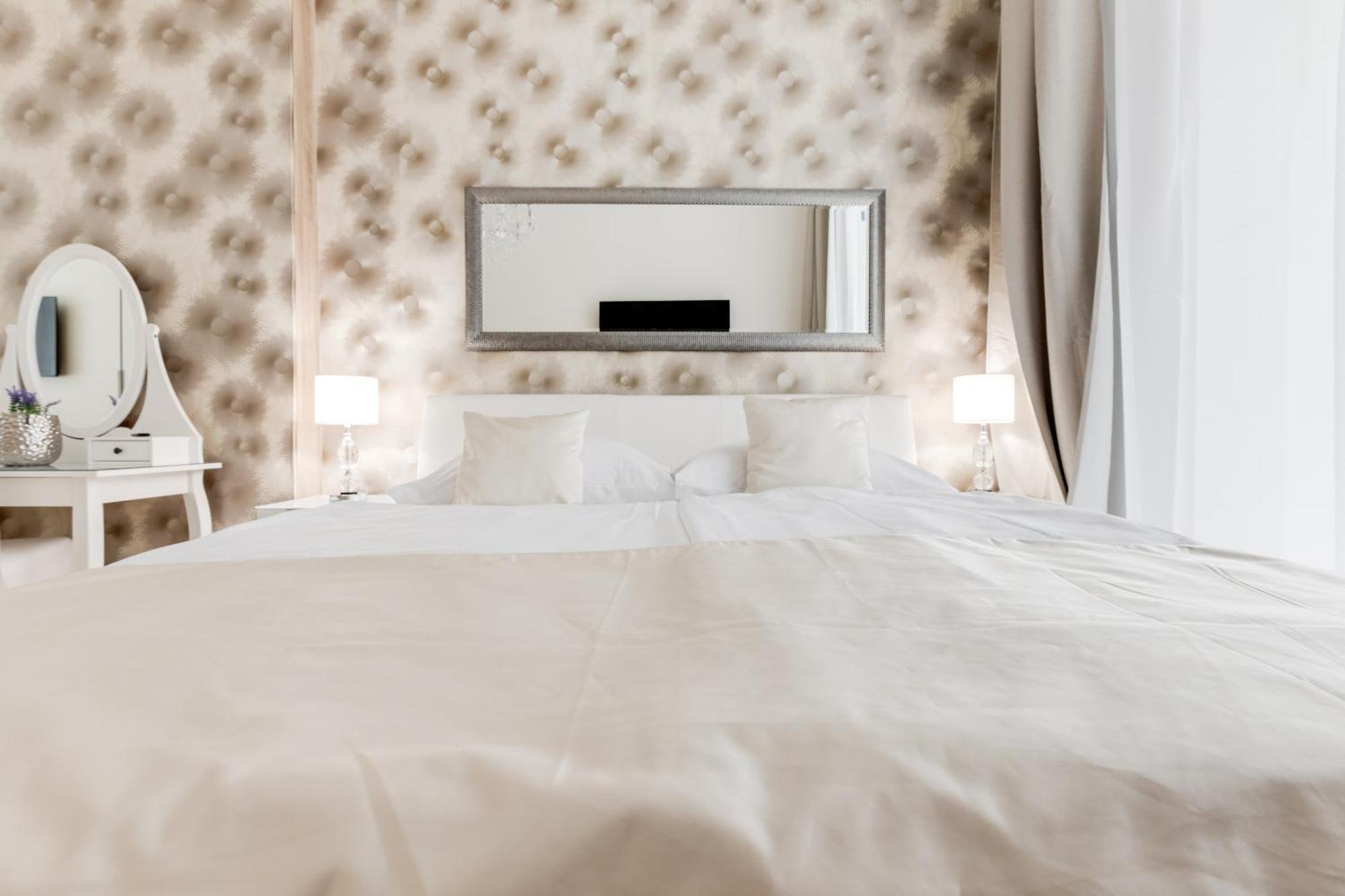 Luxury Riverside Apartments In The Center Of Πράγα Εξωτερικό φωτογραφία